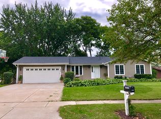 9500 Briar Rd, Bloomington, MN 55437