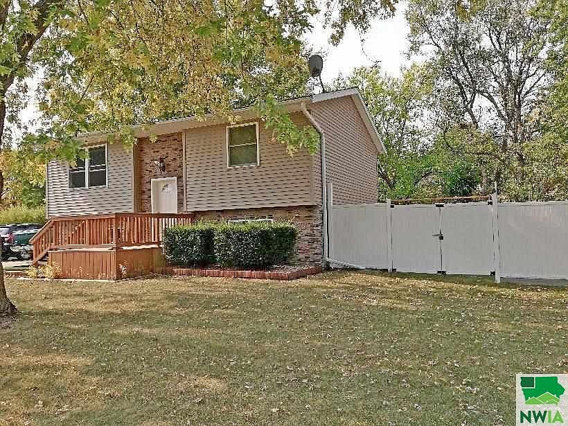 1st image of 1124 Maywood Dr