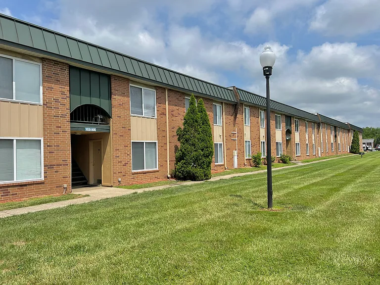 Derby Run Apartments — Photo 16