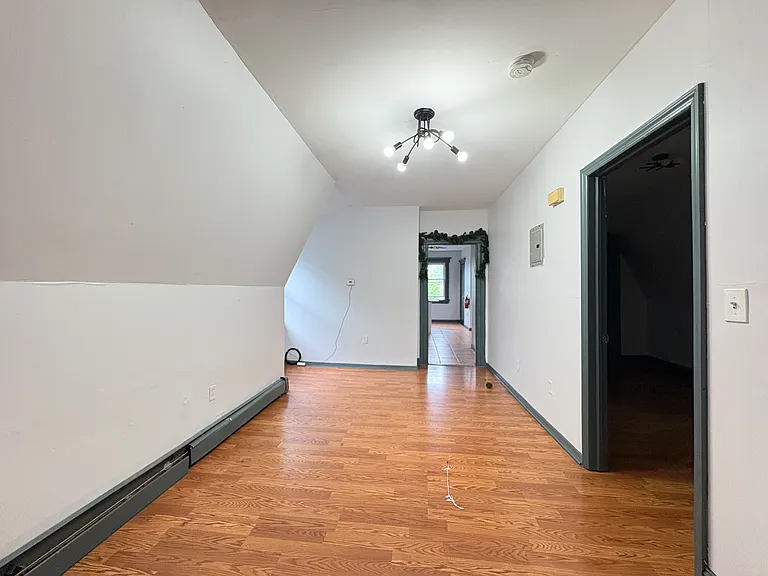 287 Avon Ave #3 — Photo 2