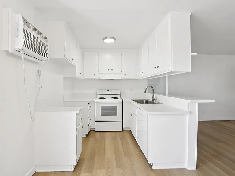 7005 Lanewood Ave — Photo 36