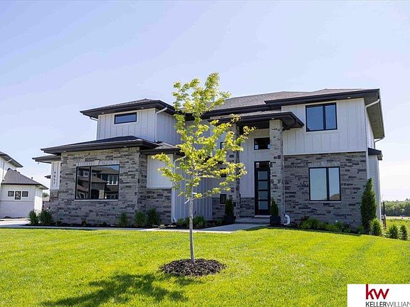 3rd image of 9857 S 97th Avenue Cir