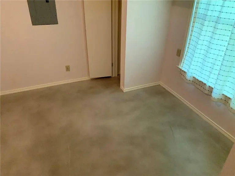 4428 Gillis St — Photo 17