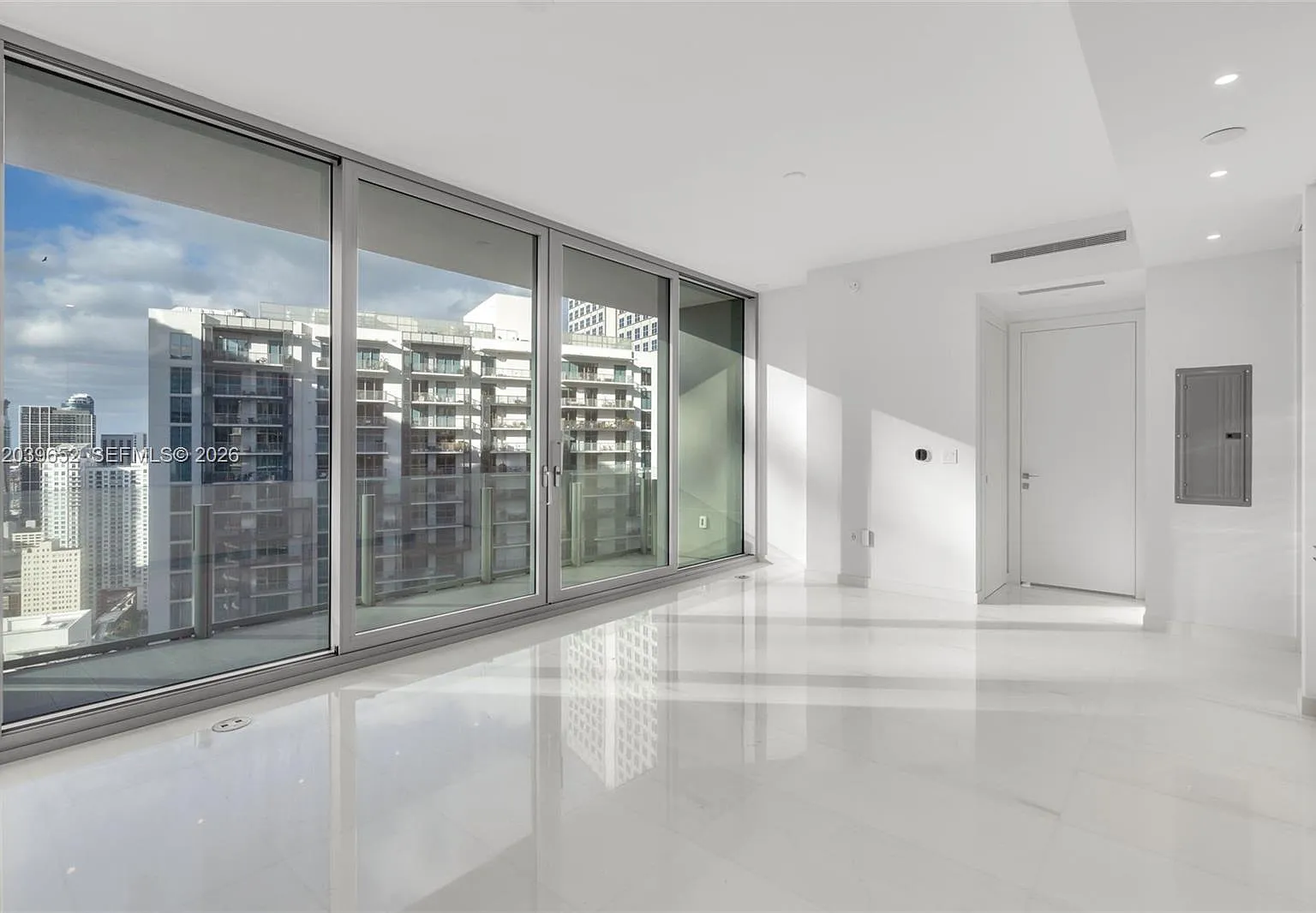 Aston Martin Residences — Photo 1