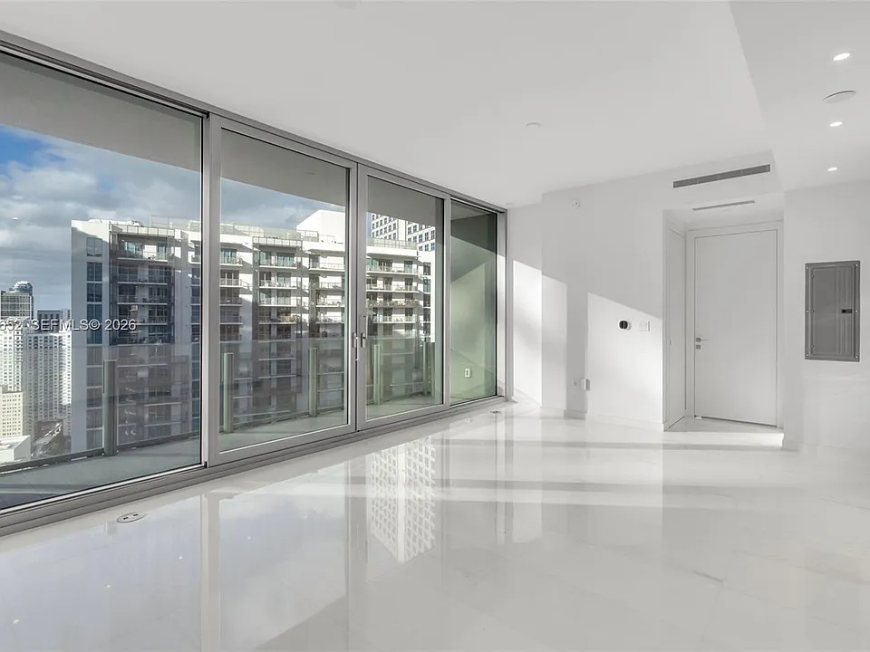 300 Biscayne Boulevard Way #4008