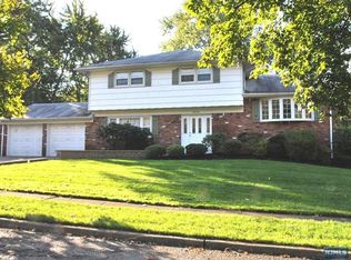 69 Beechwood Rd, Oradell, NJ 07649