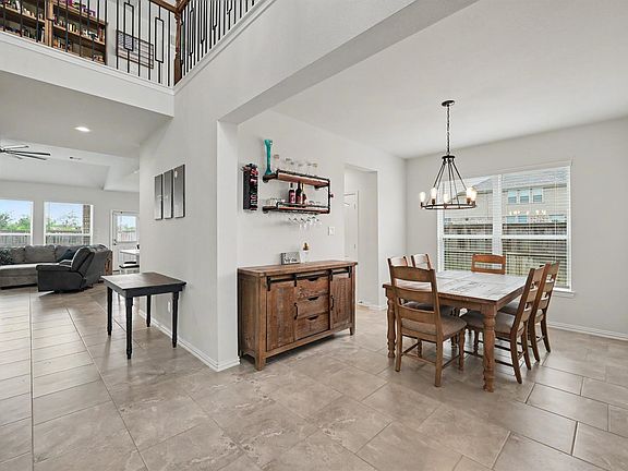5th image of 134 Dina Ln