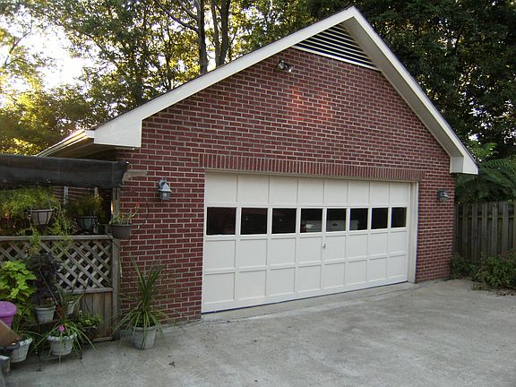 4th image of 316 Honeyhill Dr