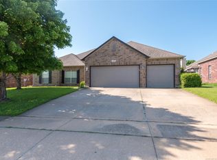 1005 E Tacoma St, Broken Arrow, OK 74012