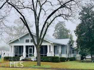 17 W Graham St, Mc Rae Helena, GA 31055