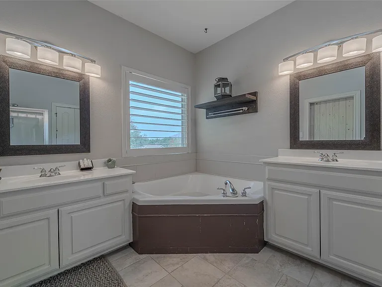 19013 Venture Dr — Photo 10
