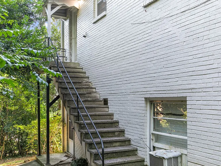 Cahaba Park Apartments — Photo 30
