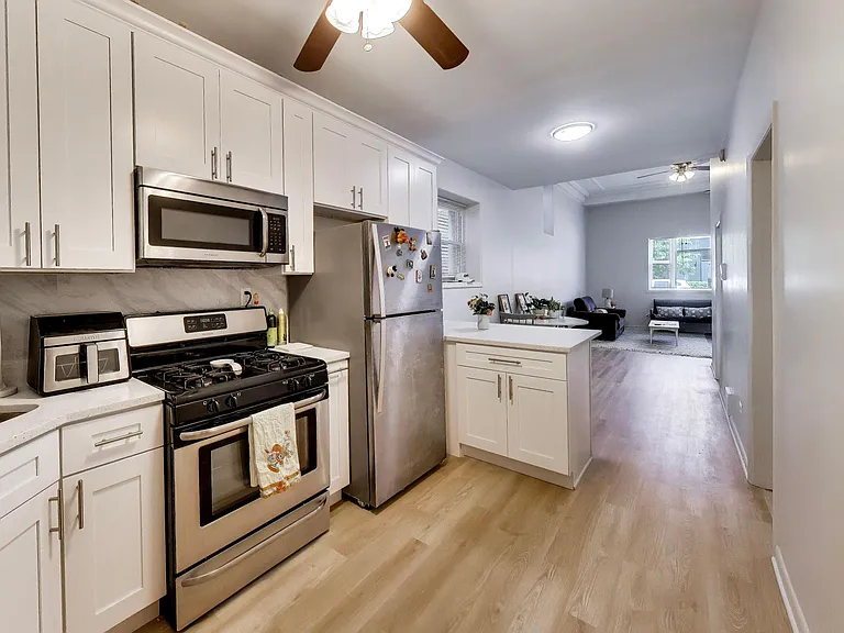 3151 N Southport Ave #1F — Photo 11