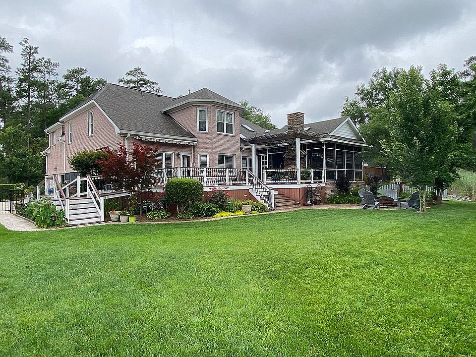 2nd image of 704 Seagrass Reach