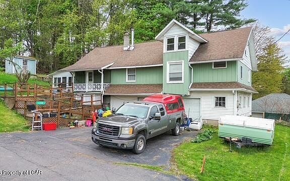 2nd image of 128 Franklin St