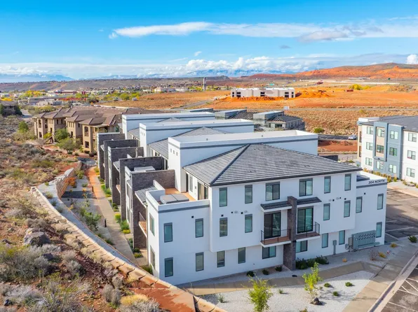 204 N Cliff Side Dr Unit 7, Hurricane, UT 84737