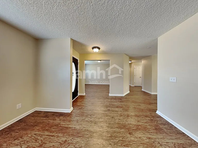 1379 Samantha Cir E — Photo 6