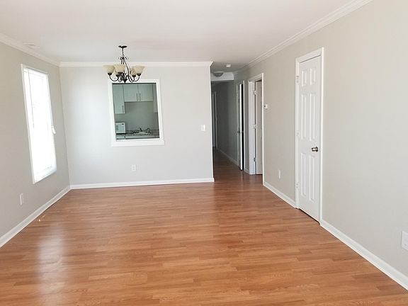 3rd image of 736 Savin Ave #2R