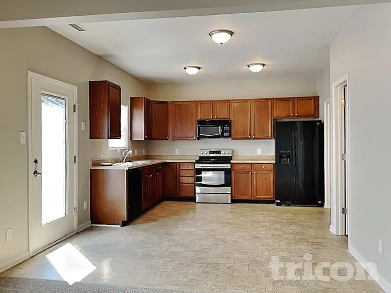 3349 Table Rock Dr — Photo 3