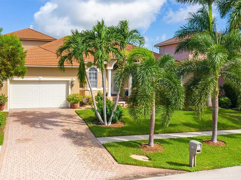 1st image of 843 Banyan Ct