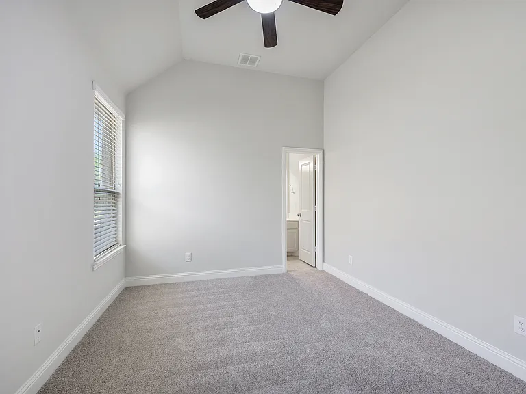 9724 Excursion Dr — Photo 12