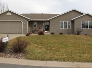549 Meadowview Dr, Saint Charles, MN 55972