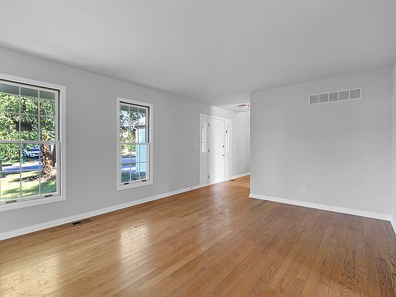 4th image of 1917 Chestnut Grove Dr
