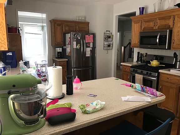 5th image of 8714 W 132nd Pl