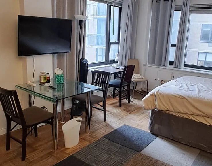 210 E 47th St #7A — Photo 1