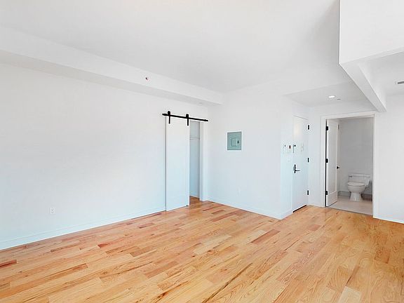 4th image of 469 Convent Ave #A