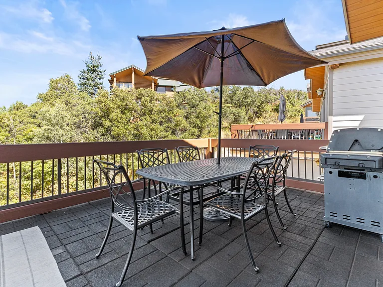 Top Level - Deck with Dining & Grill