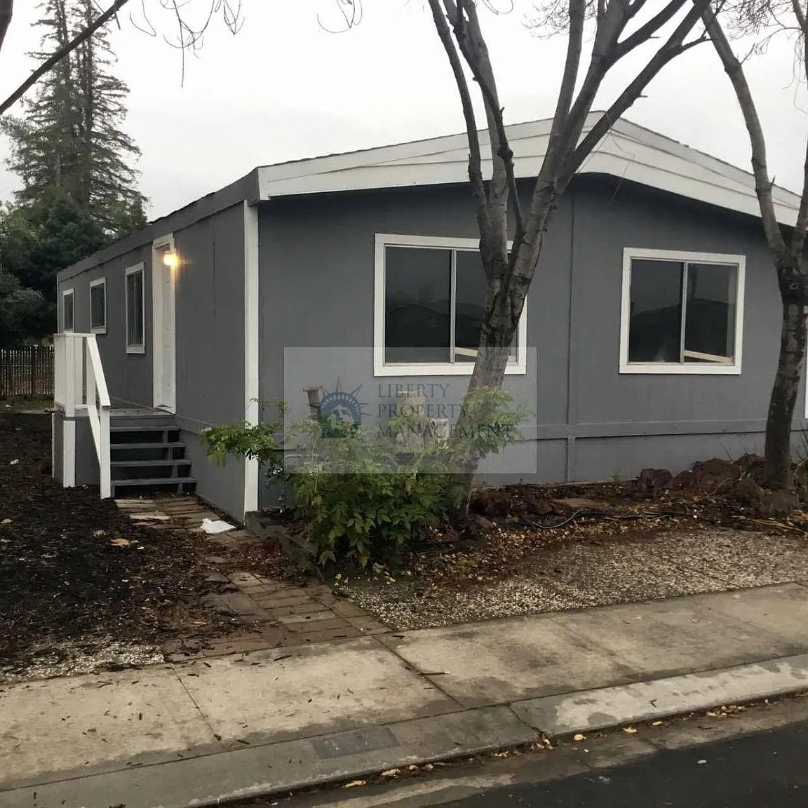3001 Holiday Ln photo 1