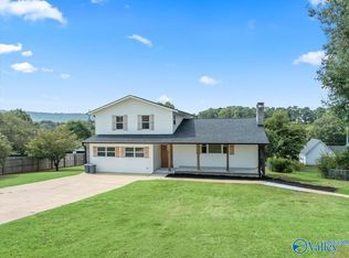 3104 Oakwood Dr, Guntersville, AL 35976