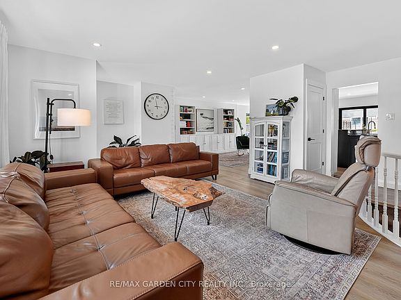 3rd image of 377 Canboro Rd