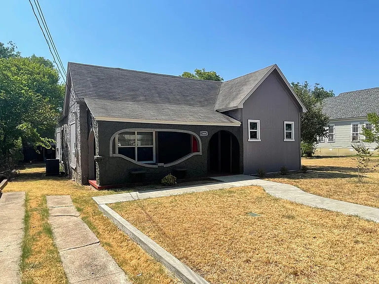 2304 Washington Ave — Photo 13