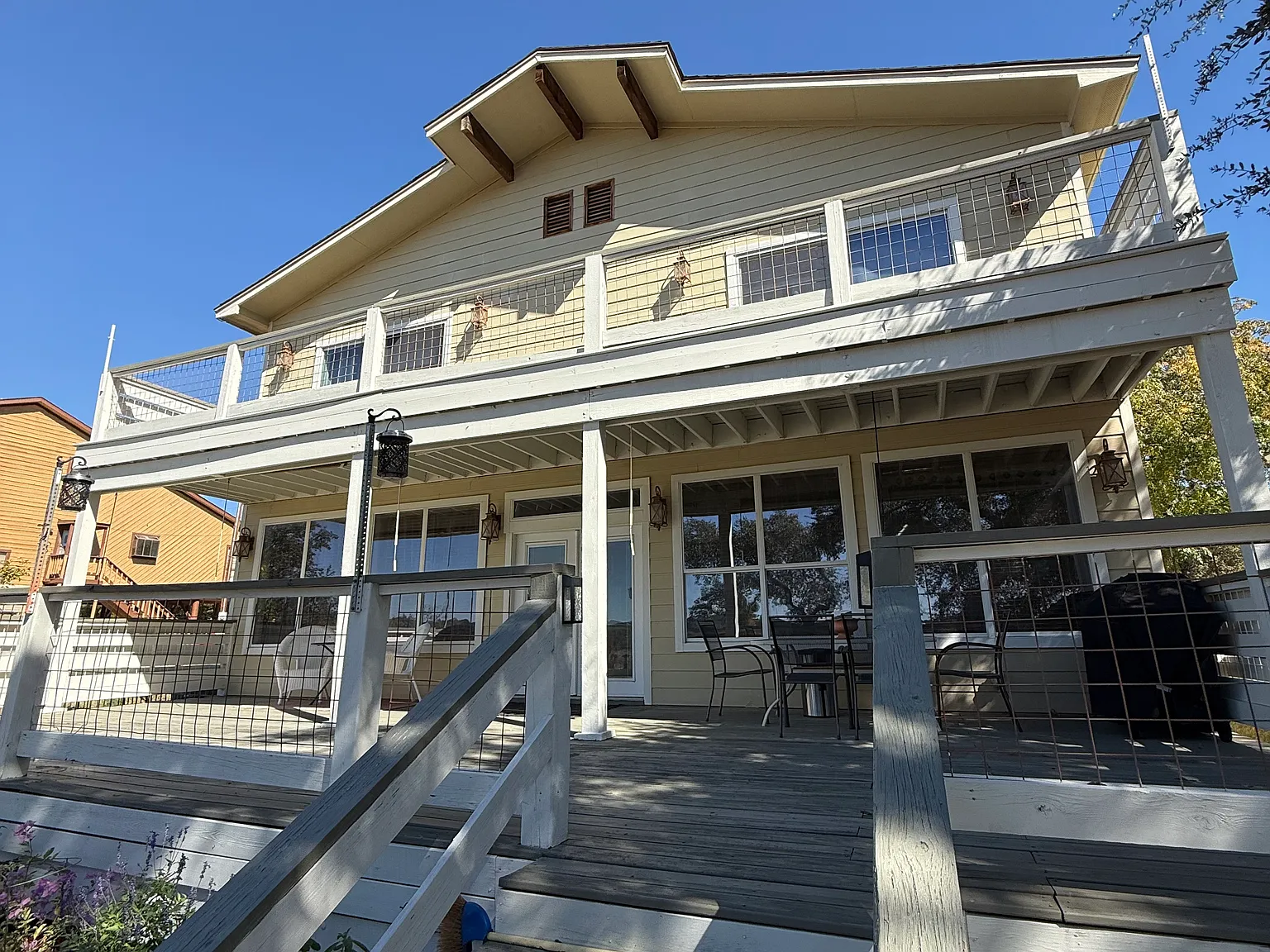 3 bed, 2.5 bath, 2944 sqft, $2,200 — Photo 1