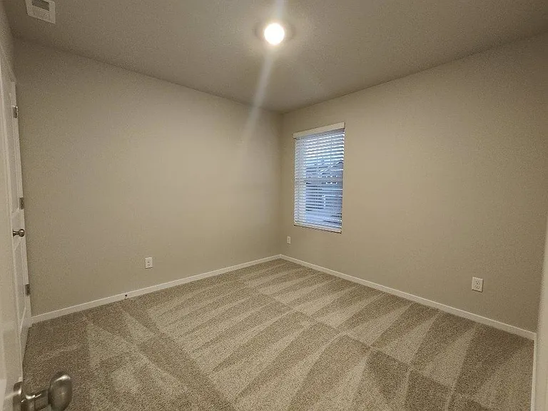 1429 SW Pendleton Way — Photo 9