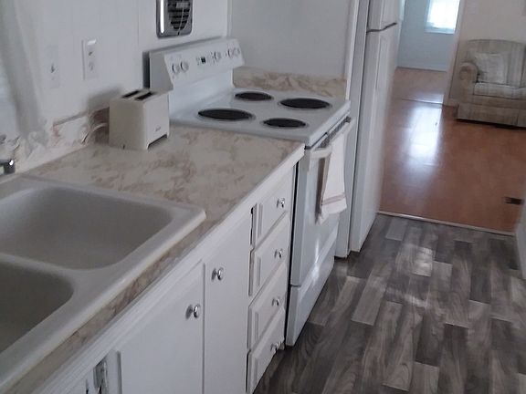 5th image of 37920 Lake Gilbert Cir