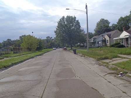 2nd image of 20091 Oakfield St