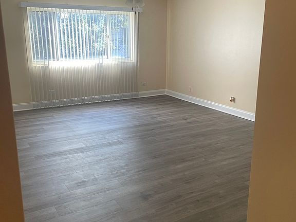 5th image of 650 Perrie Dr APT 304
