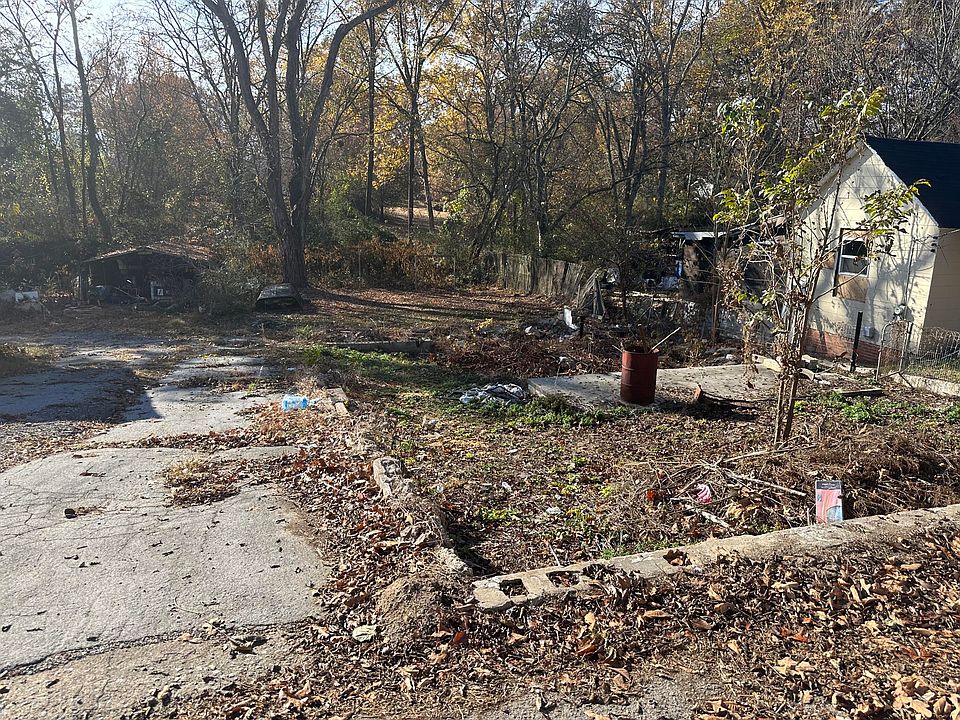 2nd image of 85 Hargrave Rd