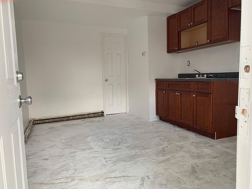 2nd image of 6107 Broadway APT 3