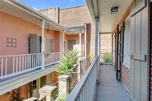 523 Dumaine St — Photo 3