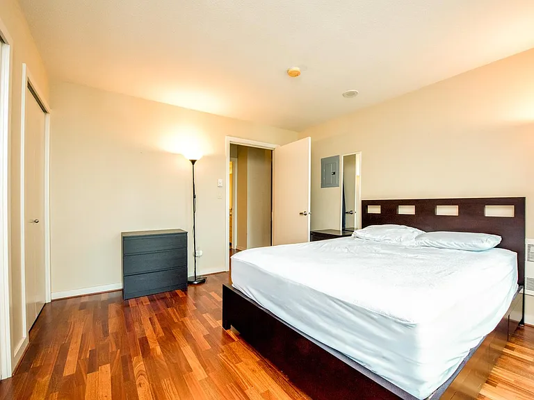 1100 106th Ave NE #604 — Photo 12