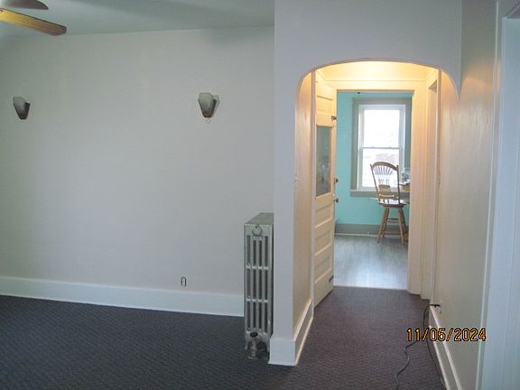 5th image of 1571 Oak St