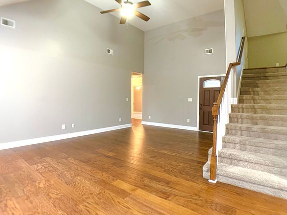 3rd image of 3160 Brook Hill Dr