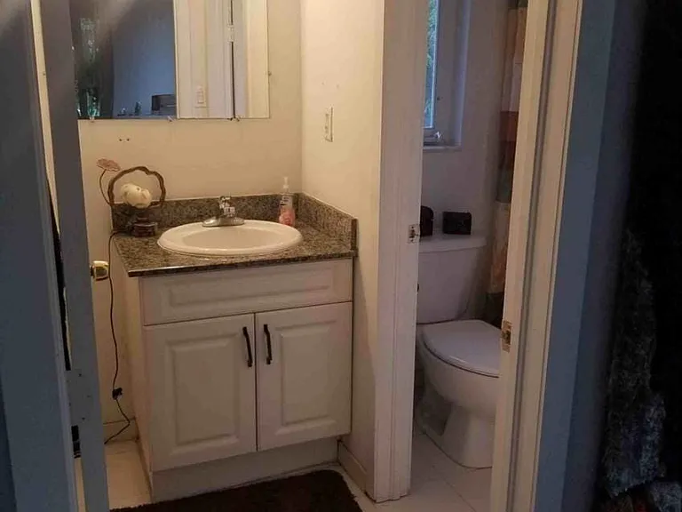1140 NW 18th Pl — Photo 8