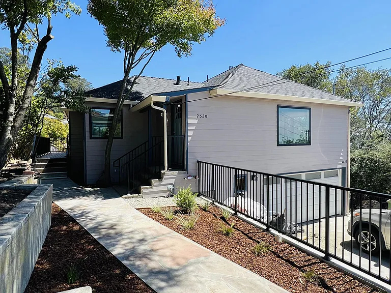 2620 Marin Ave — Photo 29