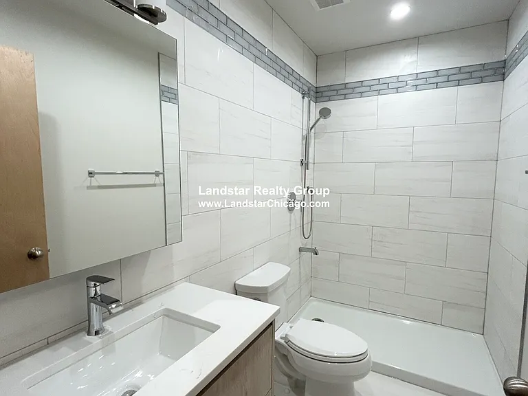 4611 S Ellis Ave #213 — Photo 8