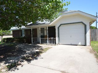 206 Brook Cir, Krum, TX 76249